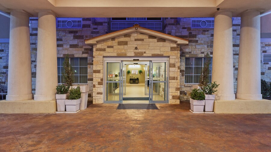 Holiday Inn Express Hotel & Suites Brady by IHG