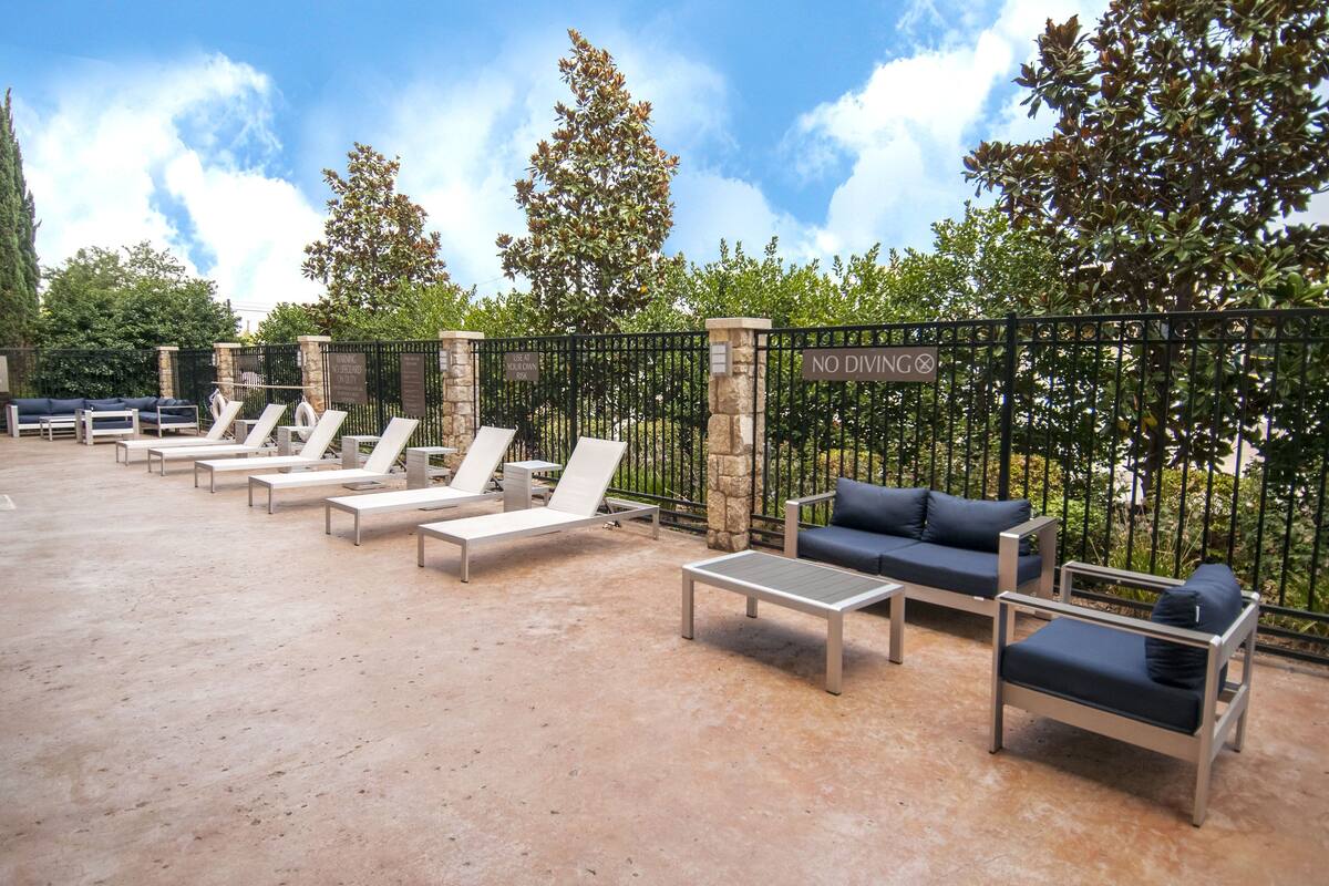 outdoor pool, pool loungers