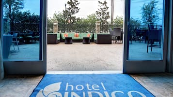 Déjeuner, dîner, souper et brunch servis sur place
