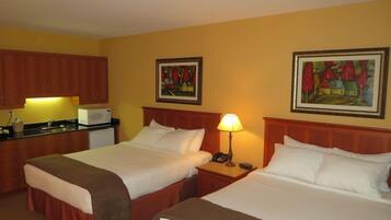 Standard-Suite, 2 Queen-Betten, Kochnische