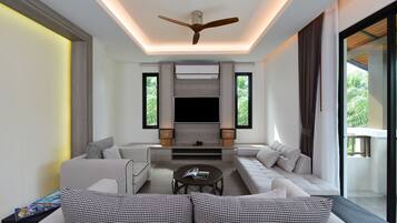 Two Bedroom Suite Golf View | Living area