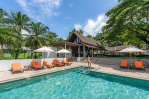 Outdoor pool - Tinidee Golf Resort Phuket (Kathu)