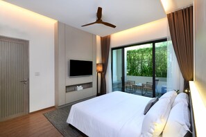 Two Bedroom Suite with Private Pool | 低刺激性寝具、デスク、遮光カーテン、WiFi (無料)