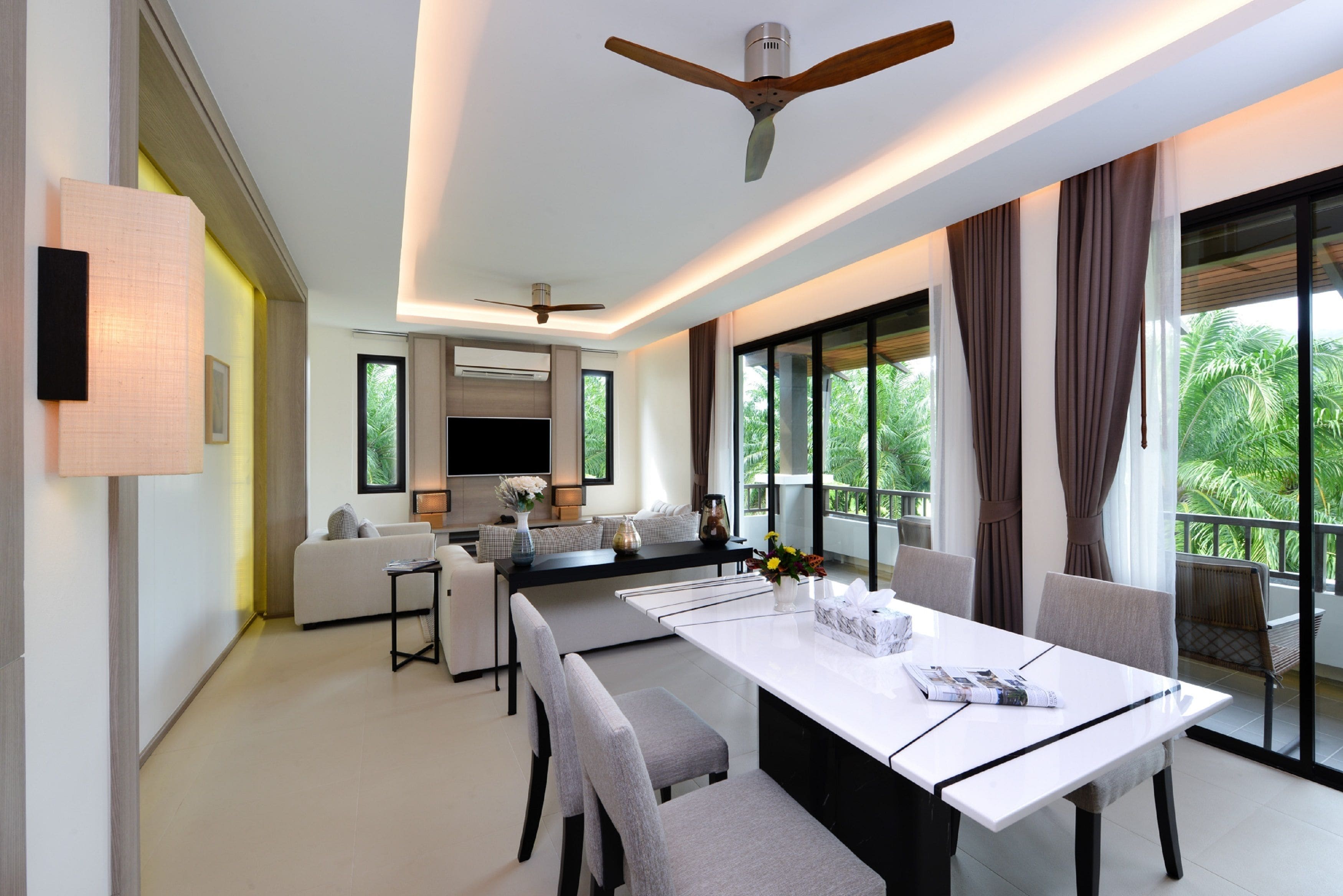 Two Bedroom Suite Golf View | ครัวส่วนตัว | ตู้เย็น