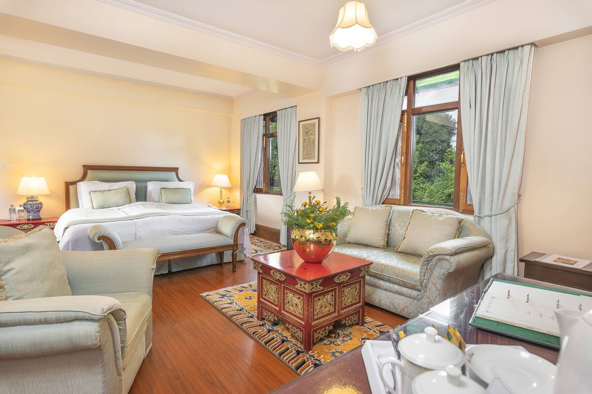 deluxe double or twin room | in-room safe, individually decorated, free wifi
