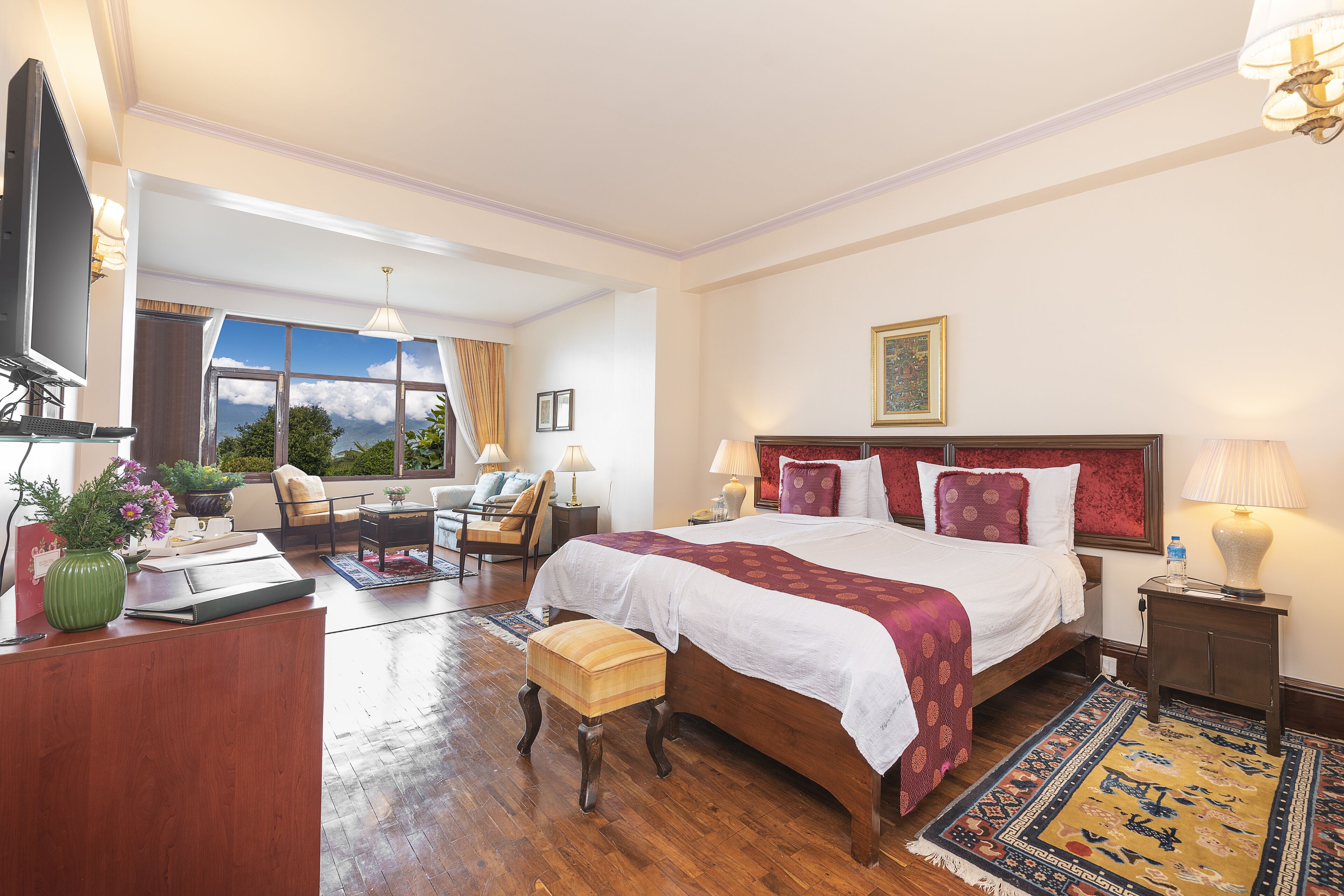 Suite Deluxe | Caja de seguridad en la habitación y decoración personalizada 