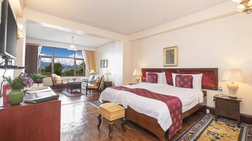 Suíte luxo | Cofres nos quartos, individualmente decorados, Wi-Fi de cortesia