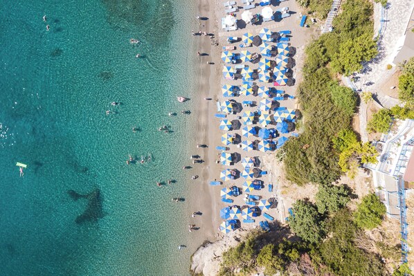 Private beach, sun-loungers, beach umbrellas, beach towels