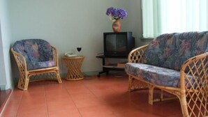 Living area - Augusta Hotel Motel (Augusta)