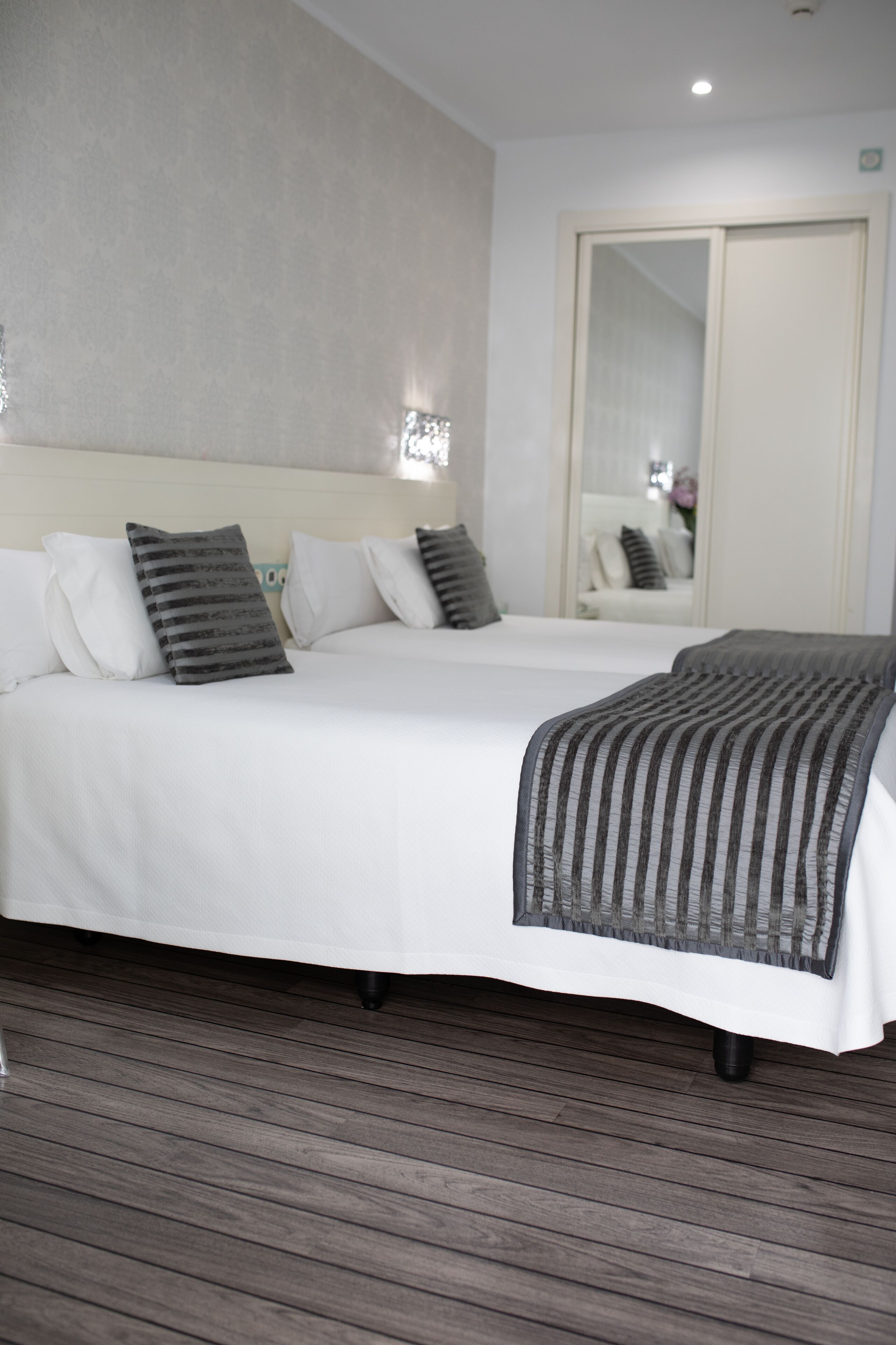 Photo - La Boutique Puerta Osario