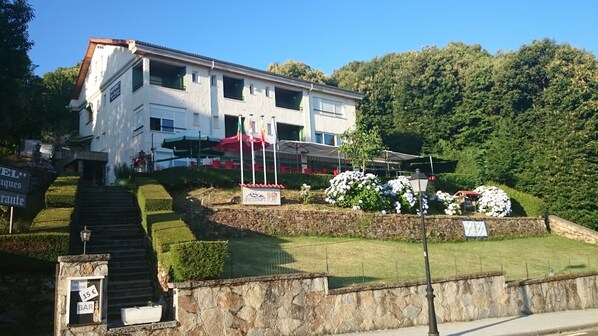 施設の正面