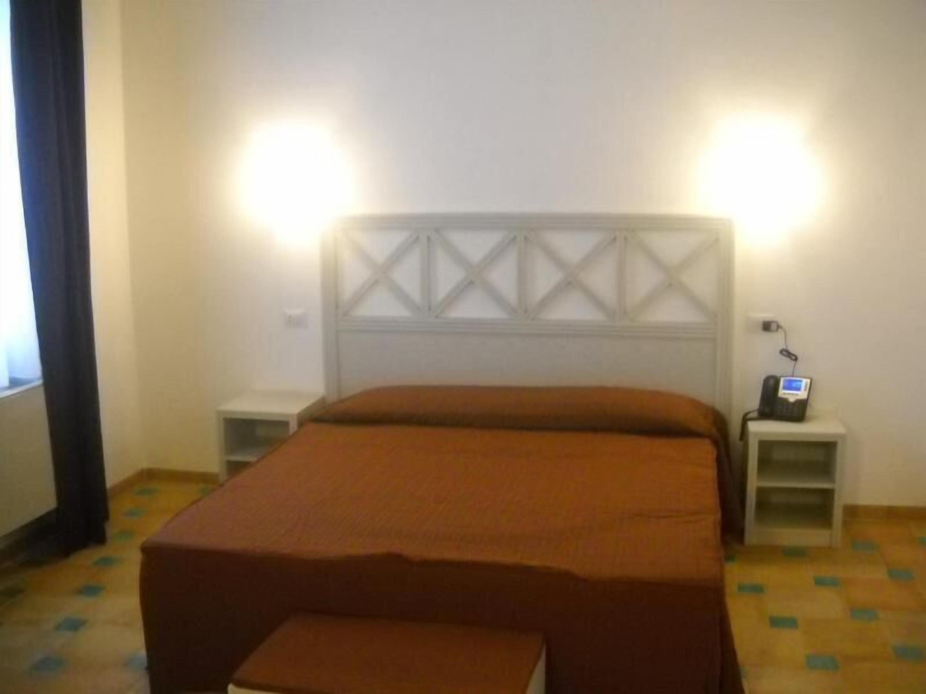 premium bedding, minibar, in-room safe, soundproofing