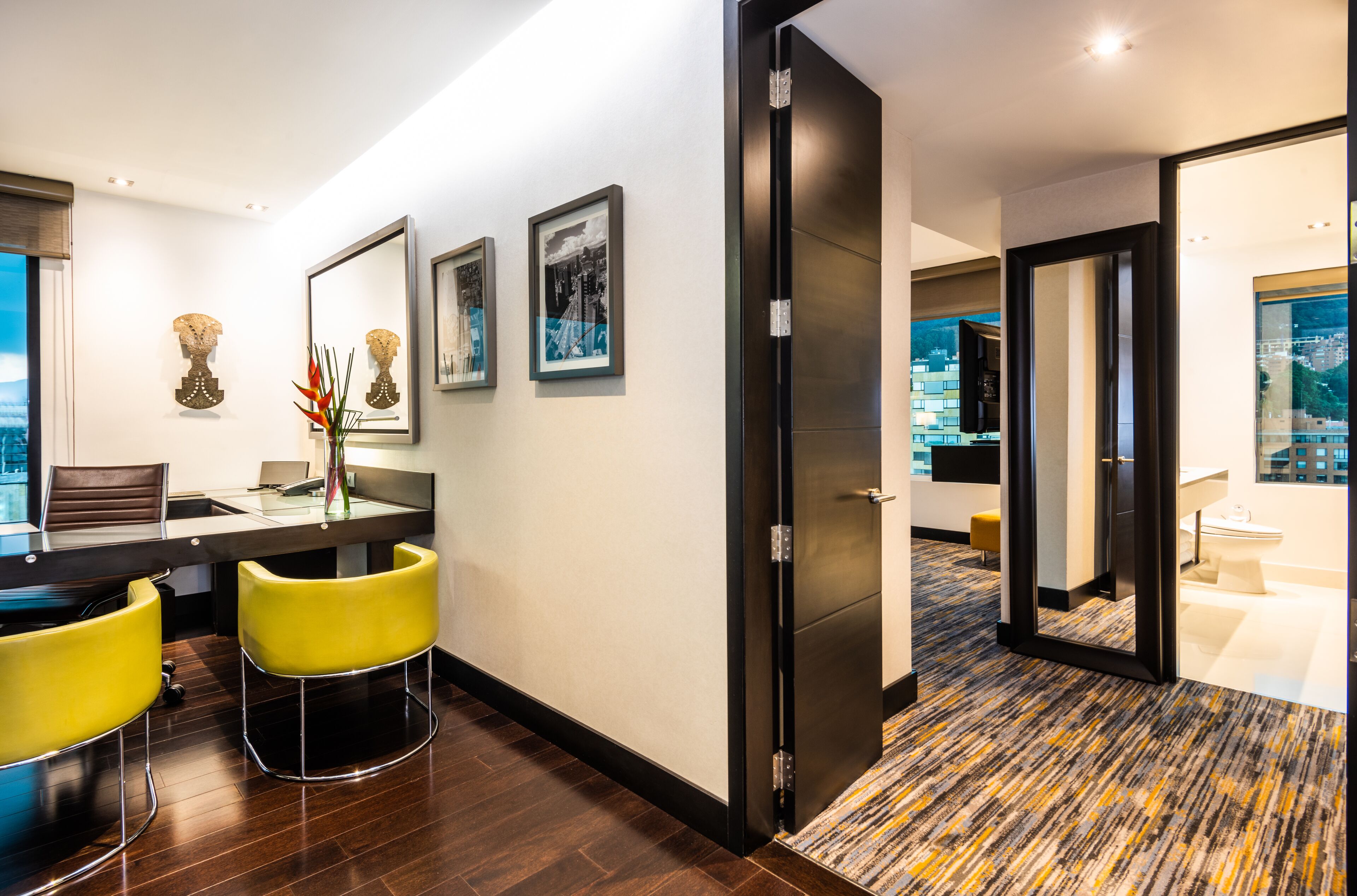 Suite presidencial, 1 habitación | Caja de seguridad en la habitación y escritorio 
