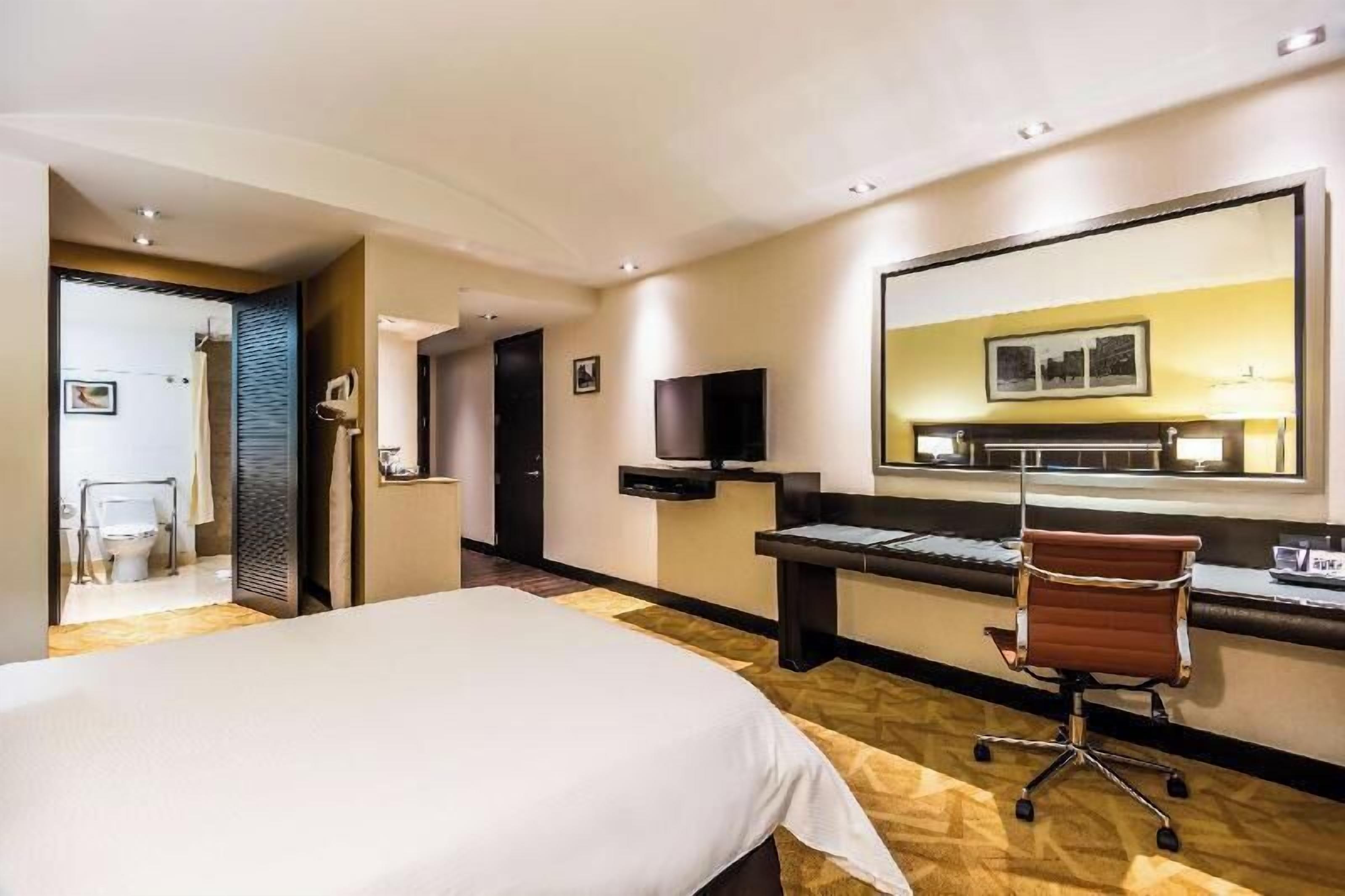 In-room safe, desk, laptop workspace, soundproofing