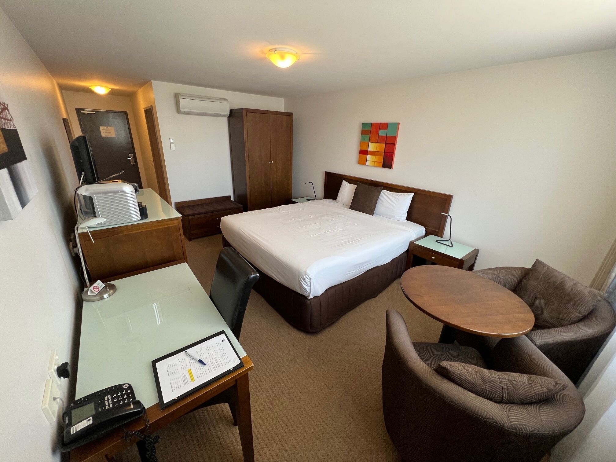 executive king spa suite | minibar, iron/ironing board, free wifi, bed sheets