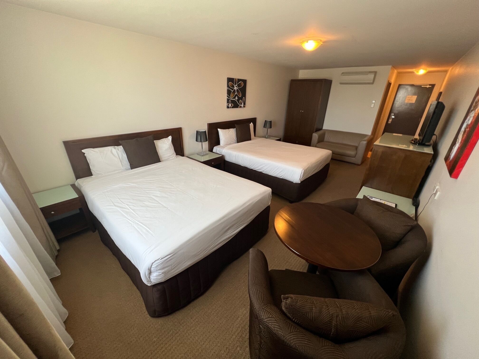 deluxe twin queen suite | minibar, iron/ironing board, free wifi, bed sheets
