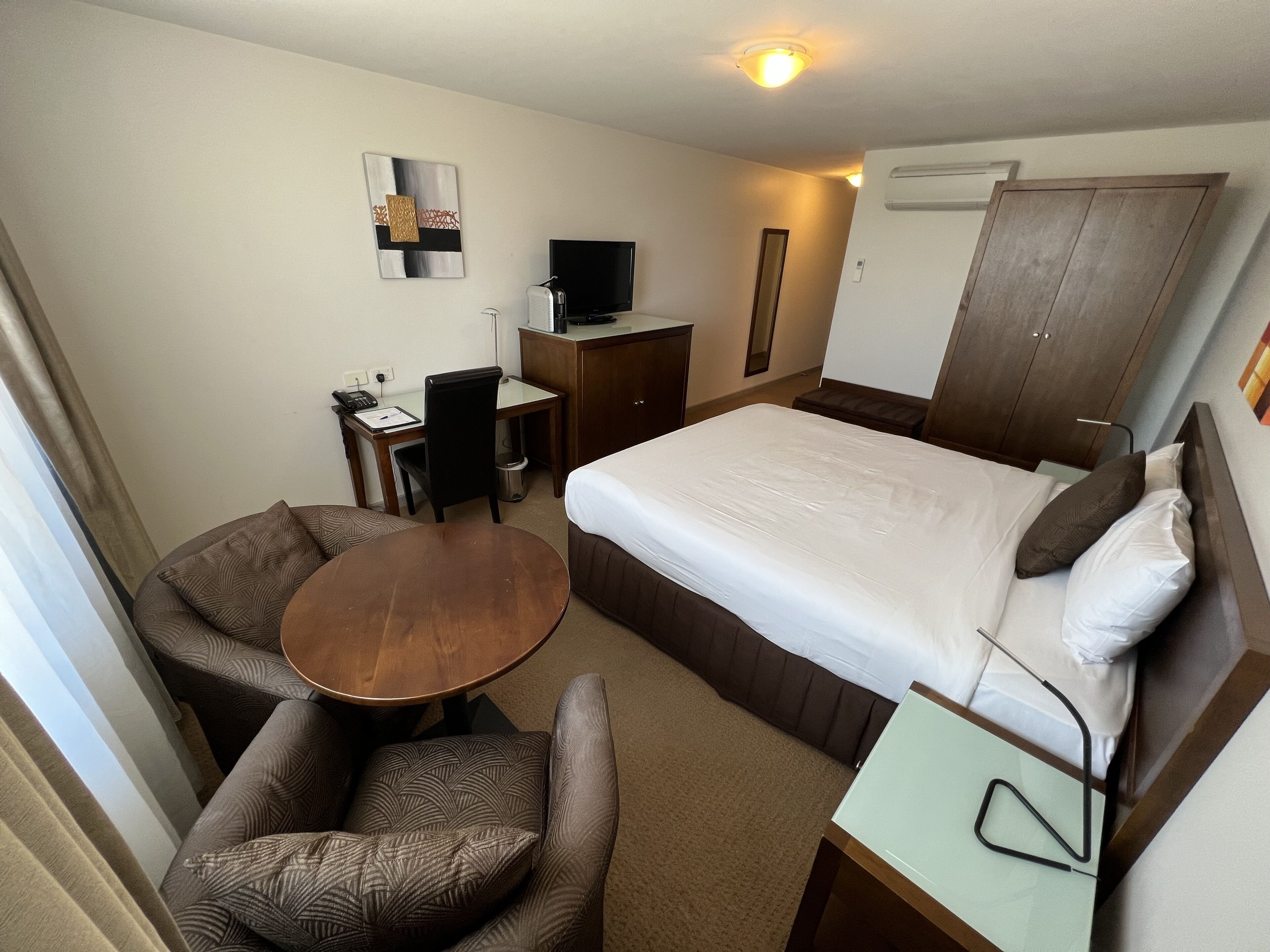 executive king spa suite | minibar, iron/ironing board, free wifi, bed sheets