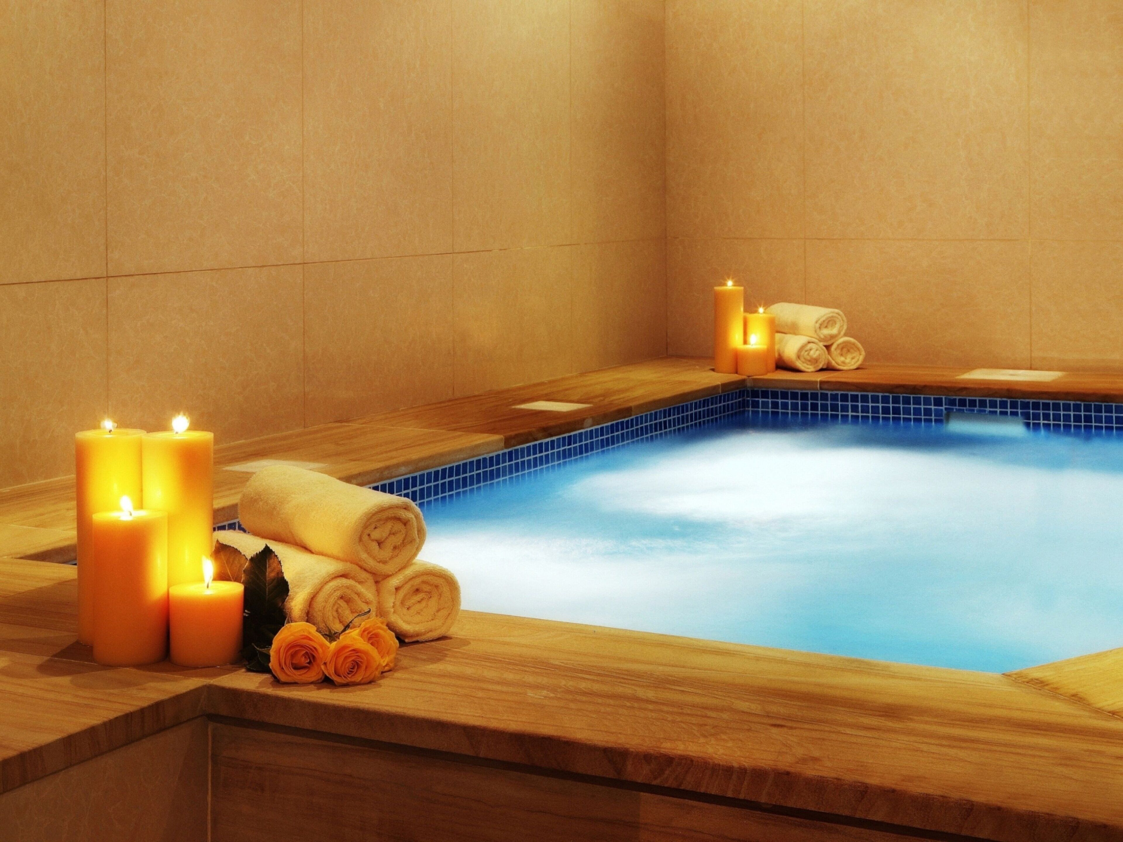 Couples treatment room(s), sauna, hot tub, steam room, body treatments