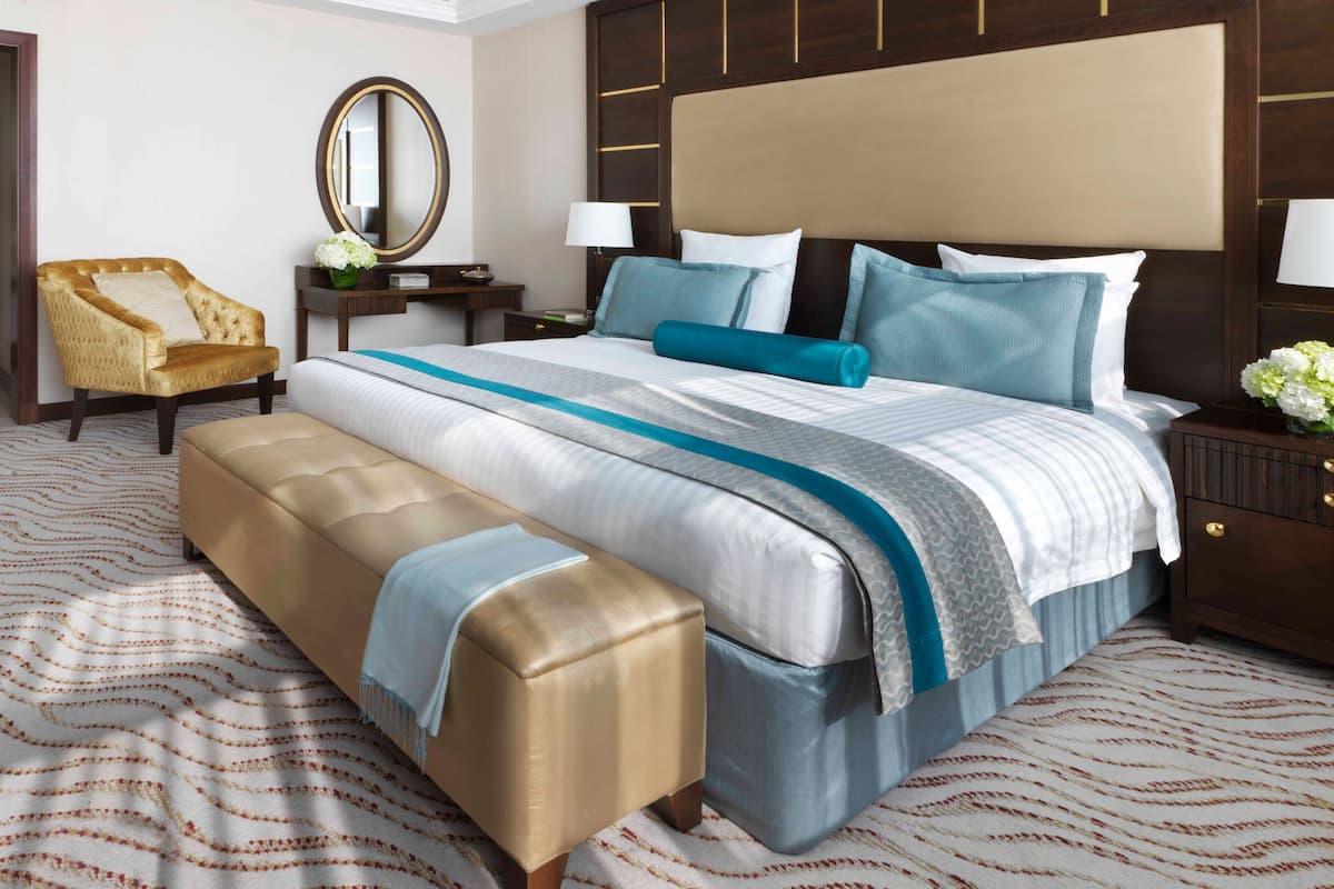 Suite, 2 Bedrooms | Premium bedding, in-room safe, desk, blackout drapes