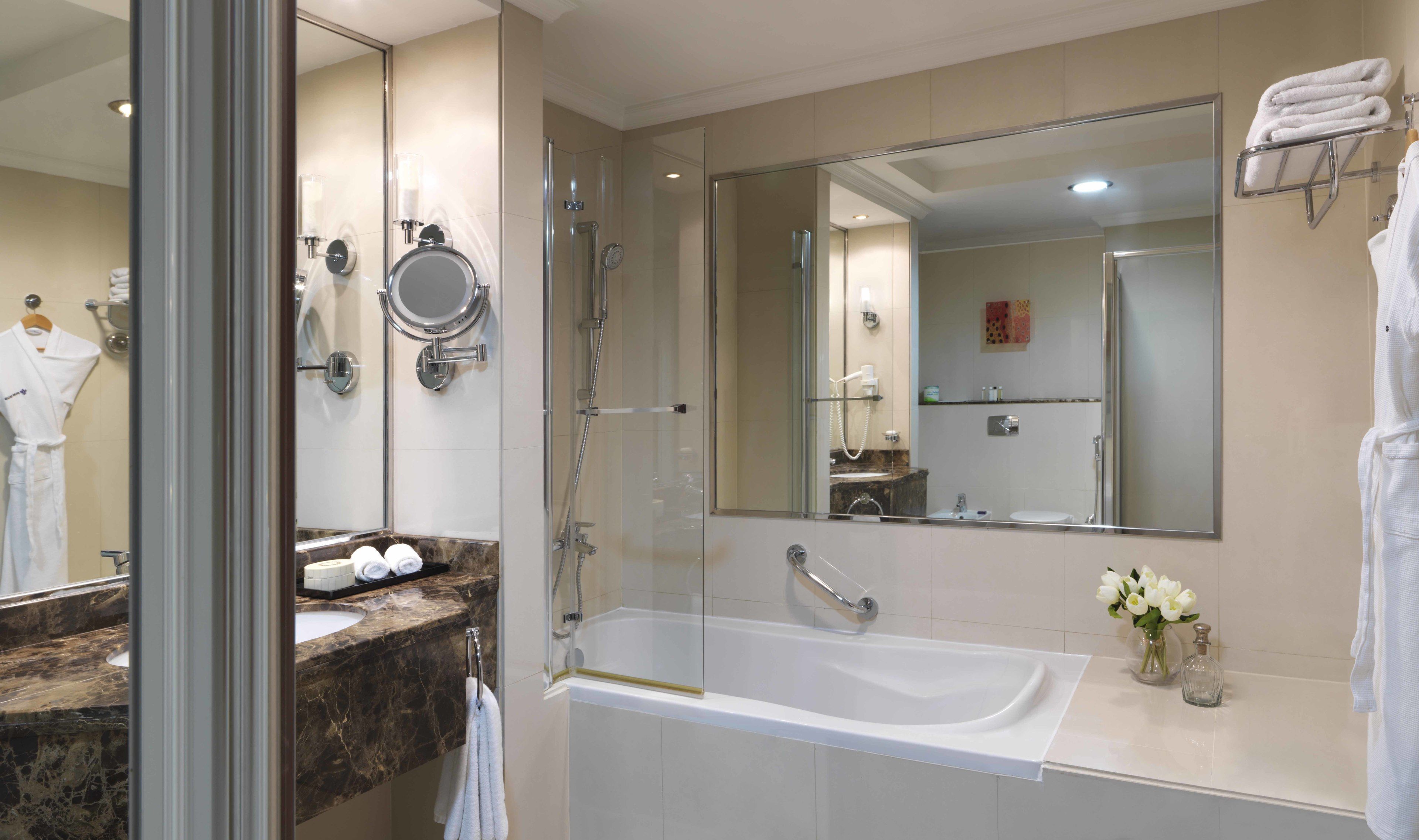 Photo - Park Regis Kris Kin Hotel