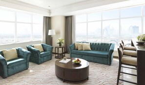 Literie de qualité, coffre-fort, bureau, rideaux d’obscurcissement