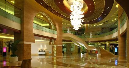 Huaqiao New Century Grand Hotel