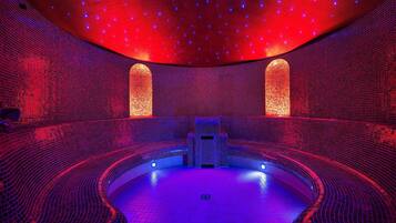 Sauna, Whirlpool, Dampfbad, Massageanwendungen