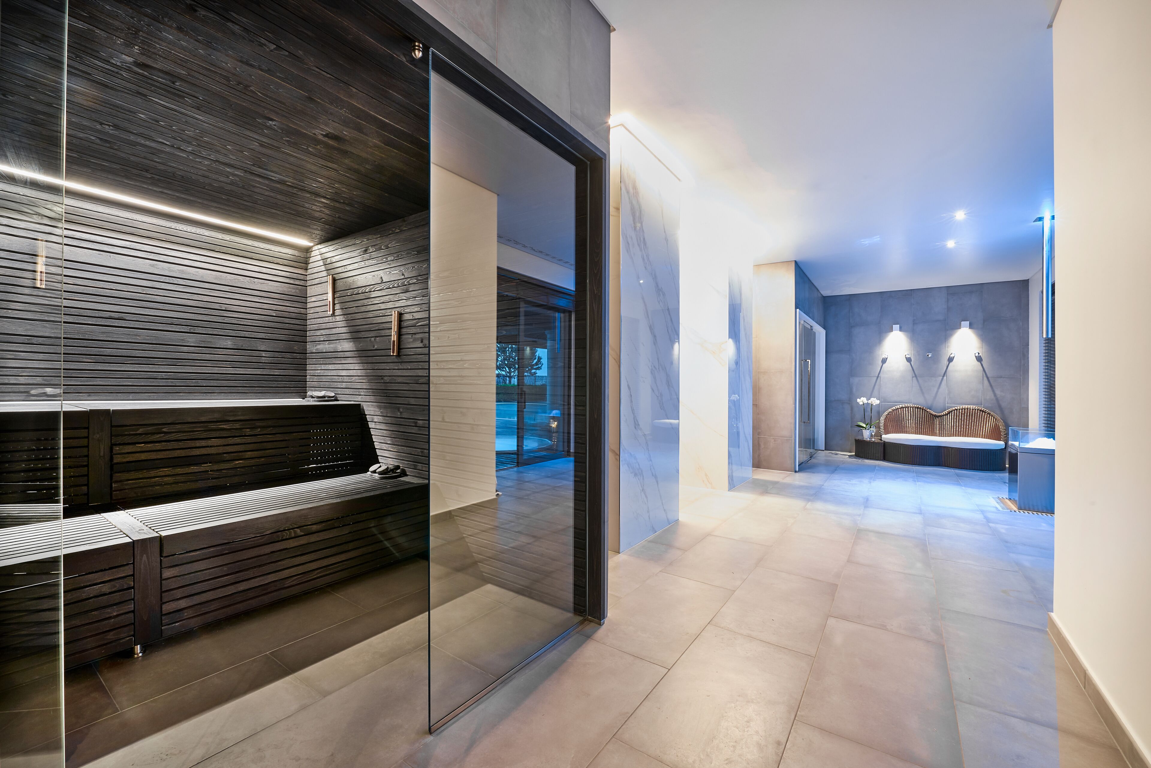 Couples treatment rooms, sauna, hot tub, Turkish bath, body treatments