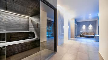 Couples treatment rooms, sauna, hot tub, Turkish bath, body treatments