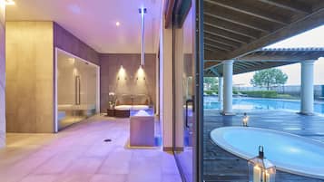 Couples treatment room(s), sauna, hot tub, Turkish bath/hammam