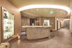 Couples treatment rooms, sauna, hot tub, Turkish bath, body treatments - Cascade Wellness Resort Lagos Algarve by Domes (Lagos)