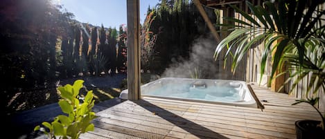 The Barn (Self Catering) | Laptop workspace, iron/ironing board, free cribs/infant beds