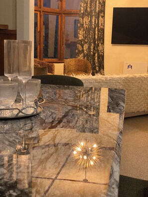 Huoneisto, 1 keskisuuri parisänky ja vuodesohva (Self Catering) | Sisätilat