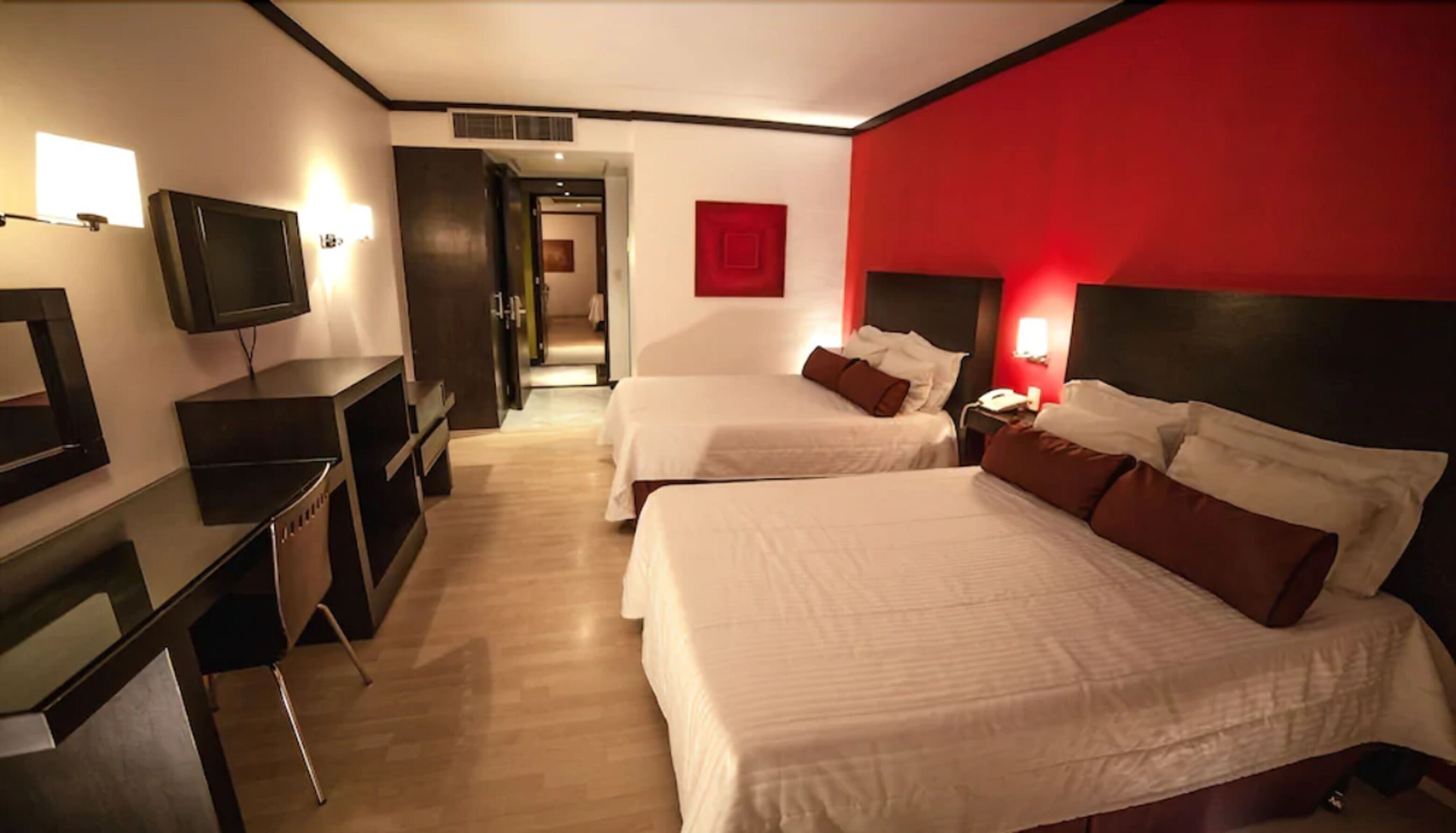 Caja de seguridad en la habitación, wifi gratis y ropa de cama 