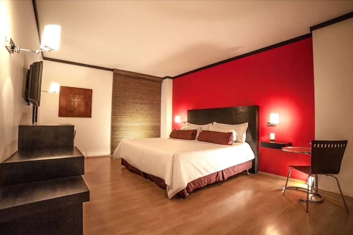 Caja de seguridad en la habitación, wifi gratis y ropa de cama
