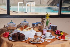 Free daily buffet breakfast