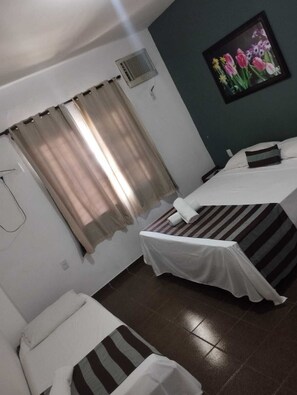Minibar, blackout drapes, rollaway beds, free WiFi - Guarapousada (Guarapari)