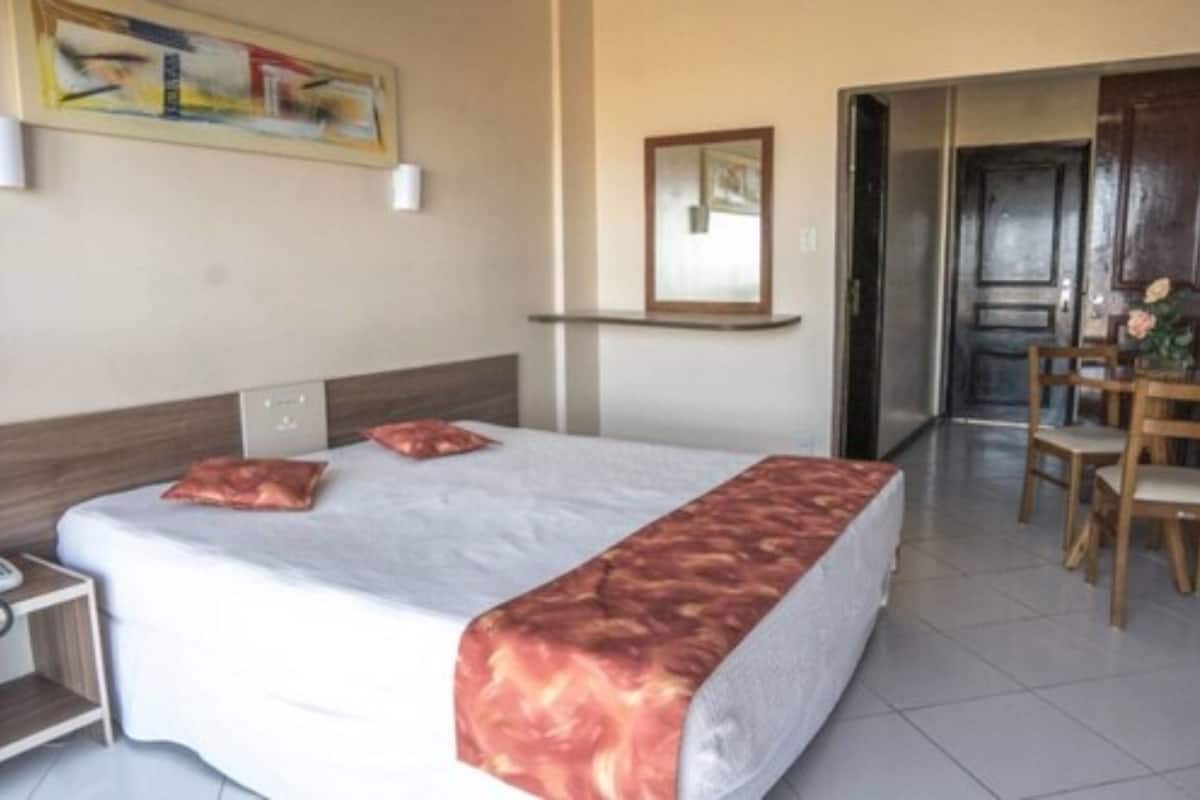 Minibar, blackout drapes, free WiFi, bed sheets