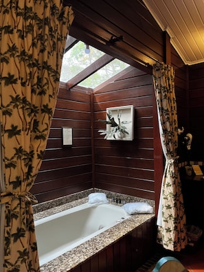 Chalet supérieur | Baignoire à hydromassage