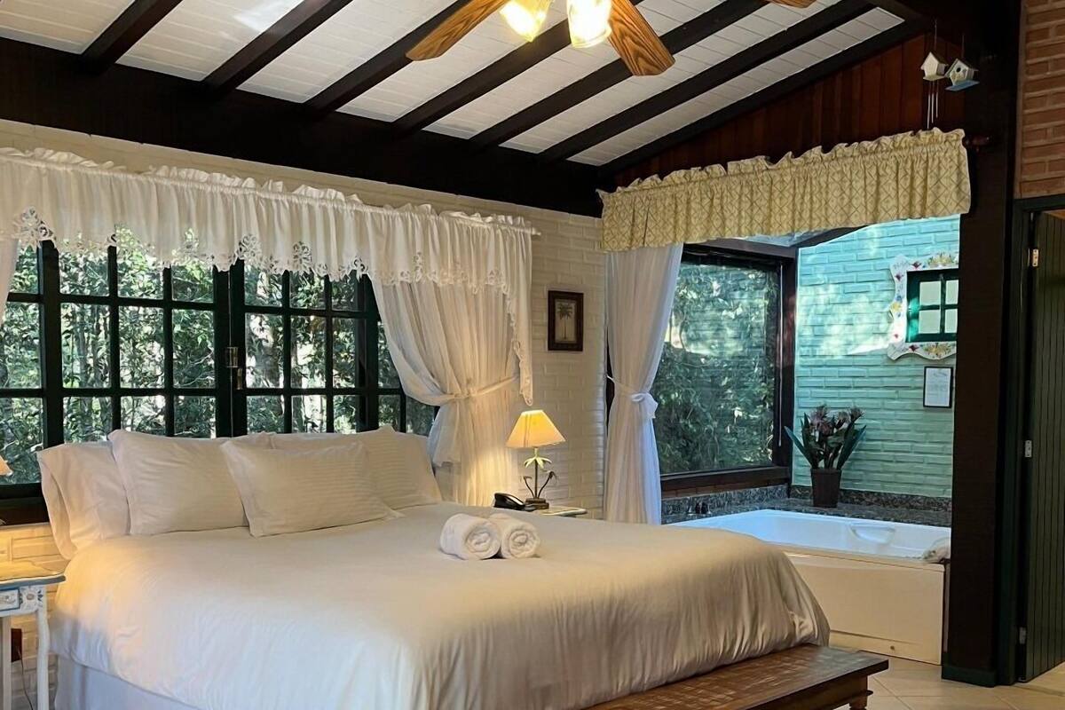Premium Room | 1 bedroom, minibar, in-room safe, free WiFi