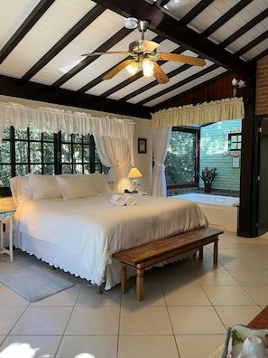 Chambre Premium | Minibar, coffres-forts dans les chambres, Wi-Fi gratuit, draps fournis