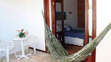 Frigobar, cortinas blackout, Wi-Fi de cortesia, roupa de cama