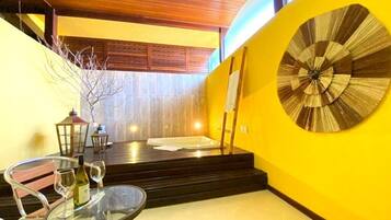 Suíte superluxo (Hidromassagem Interna) | Frigobar, cofres nos quartos, Wi-Fi de cortesia, roupa de cama