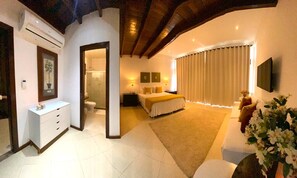 Familienzimmer, 1 Schlafzimmer, Blick auf den Innenhof | 1 Schlafzimmer, Minibar, Zimmersafe, kostenloses WLAN