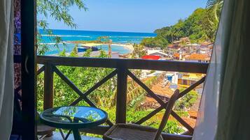 Bungalow, bubbelbad, uitzicht op zee | Terras