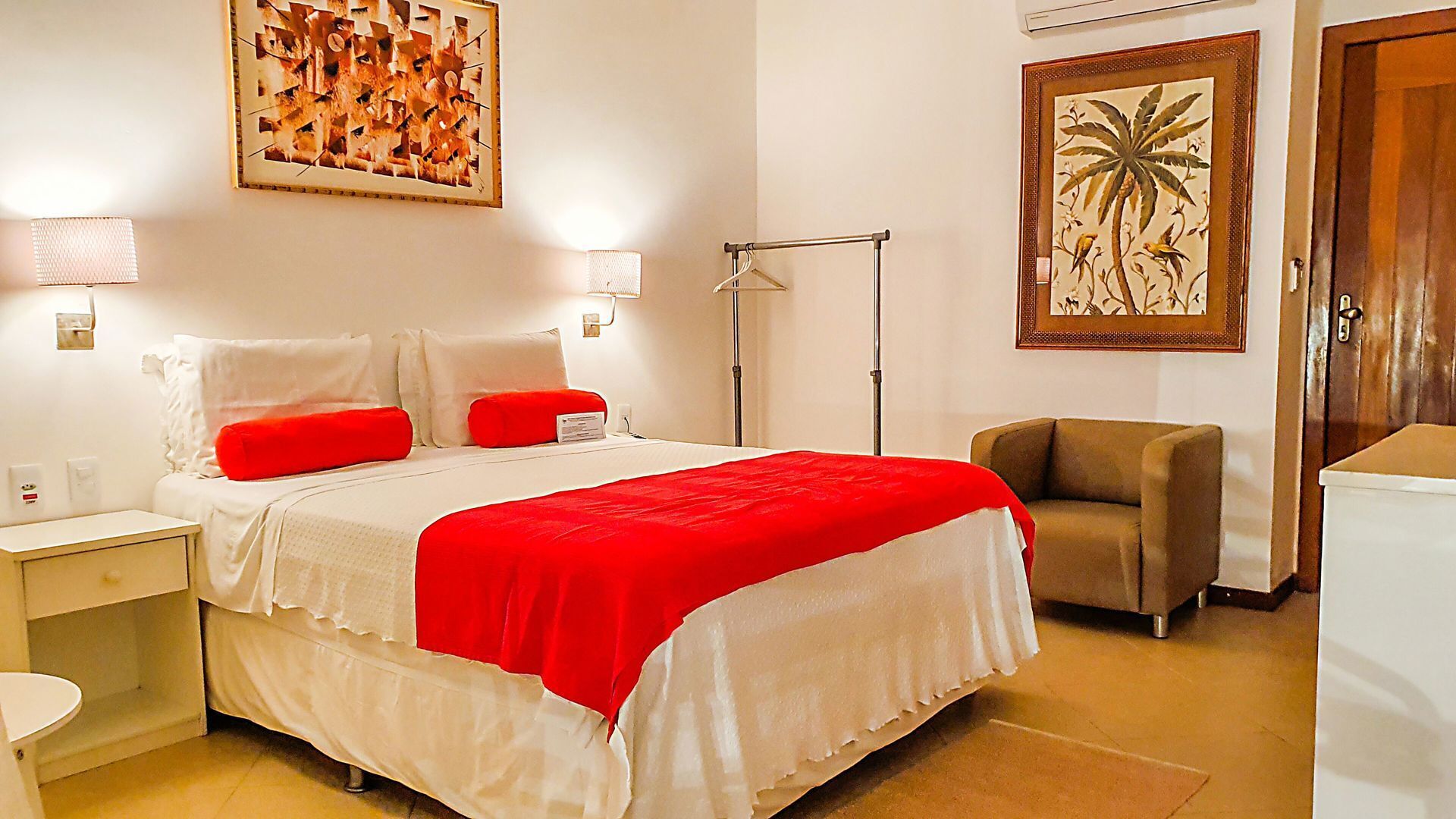 Minibar, in-room safe, free WiFi, bed sheets