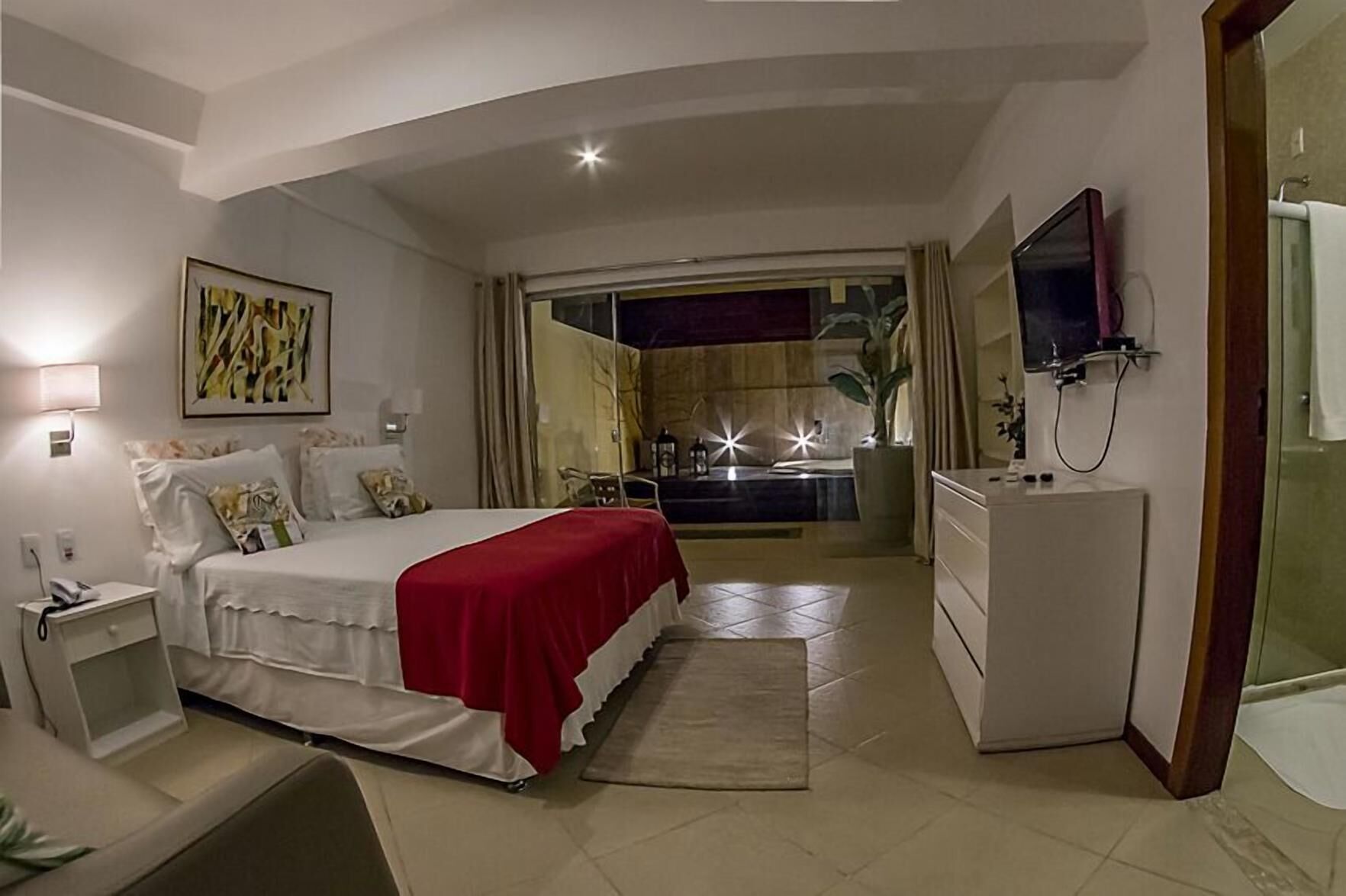 Minibar, in-room safe, free WiFi, bed sheets