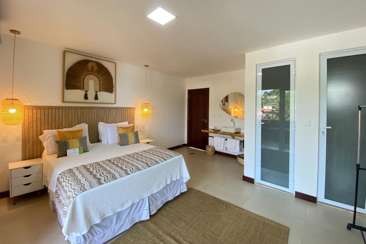 Deluxe-Doppelzimmer, 1 Schlafzimmer, Balkon, Meerblick | 1 Schlafzimmer, Minibar, Zimmersafe, kostenloses WLAN