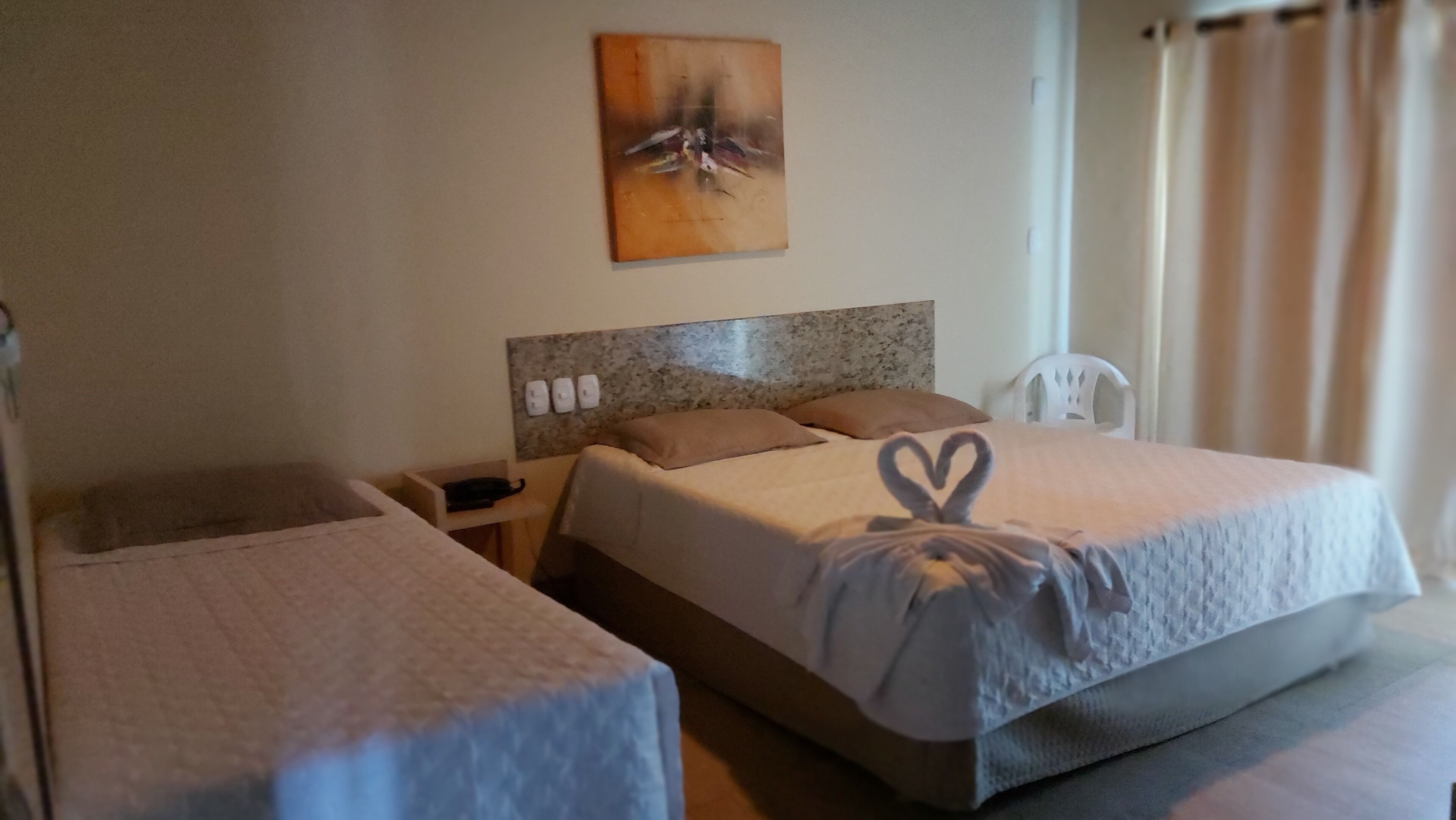 standard room | minibar, bed sheets