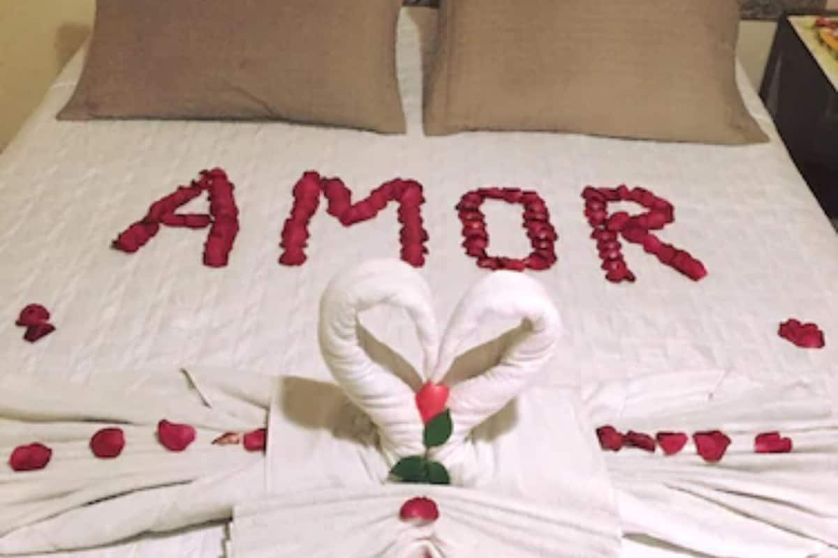 standard room | minibar, bed sheets